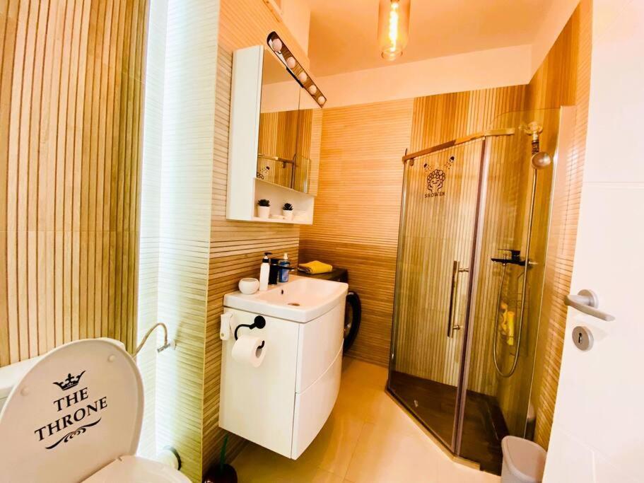 شقة Blue Plaza Studio بوخارست المظهر الخارجي الصورة