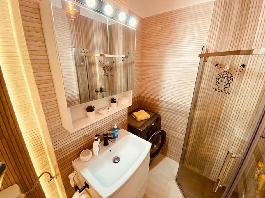 شقة Blue Plaza Studio بوخارست المظهر الخارجي الصورة